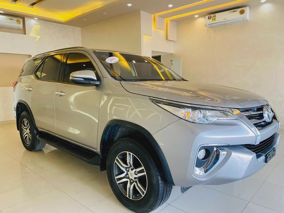 للبيع تويوتا فوتشنر V6 موديل 2018 مواصفات خليجية-1-1