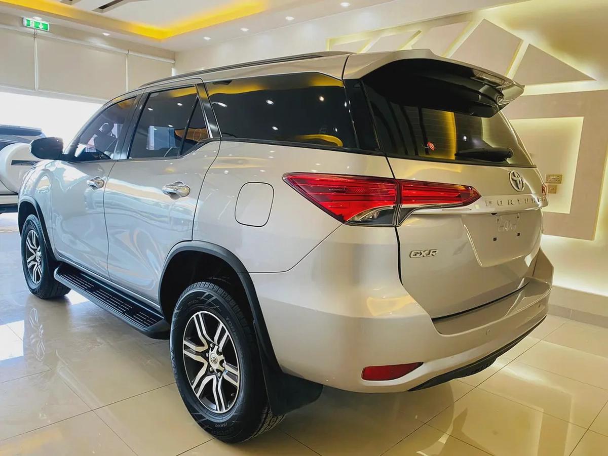 للبيع تويوتا فوتشنر V6 موديل 2018 مواصفات خليجية-3-3