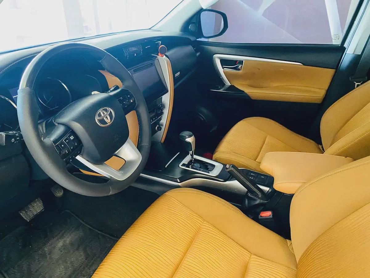 للبيع تويوتا فوتشنر V6 موديل 2018 مواصفات خليجية-9-9