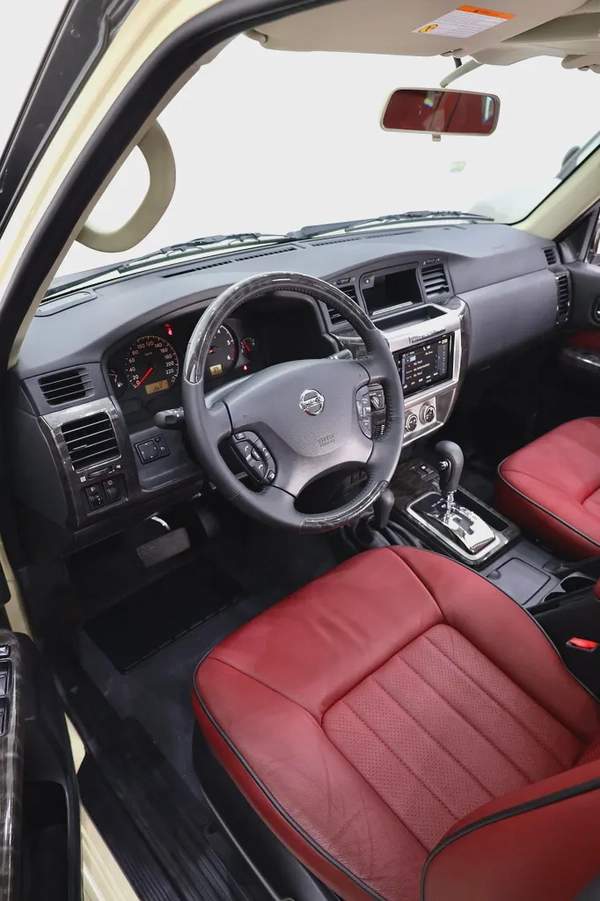NISSAN PATROL SUPER SAFARI GCC LEGEND EDITION - VTC 4800 - FULLY LOADED IN SPECIAL SAND BEIGE