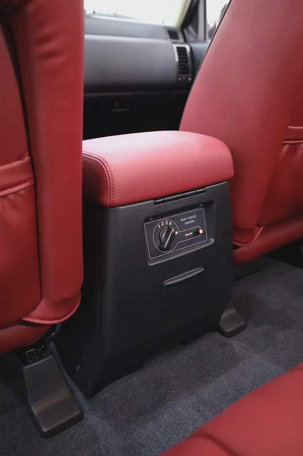 NISSAN PATROL SUPER SAFARI GCC LEGEND EDITION - VTC 4800 - FULLY LOADED IN SPECIAL SAND BEIGE