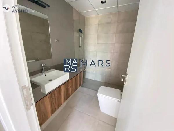 Corner Layout | Brand New | Full View