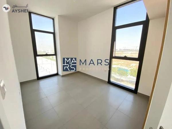 Corner Layout | Brand New | Full View