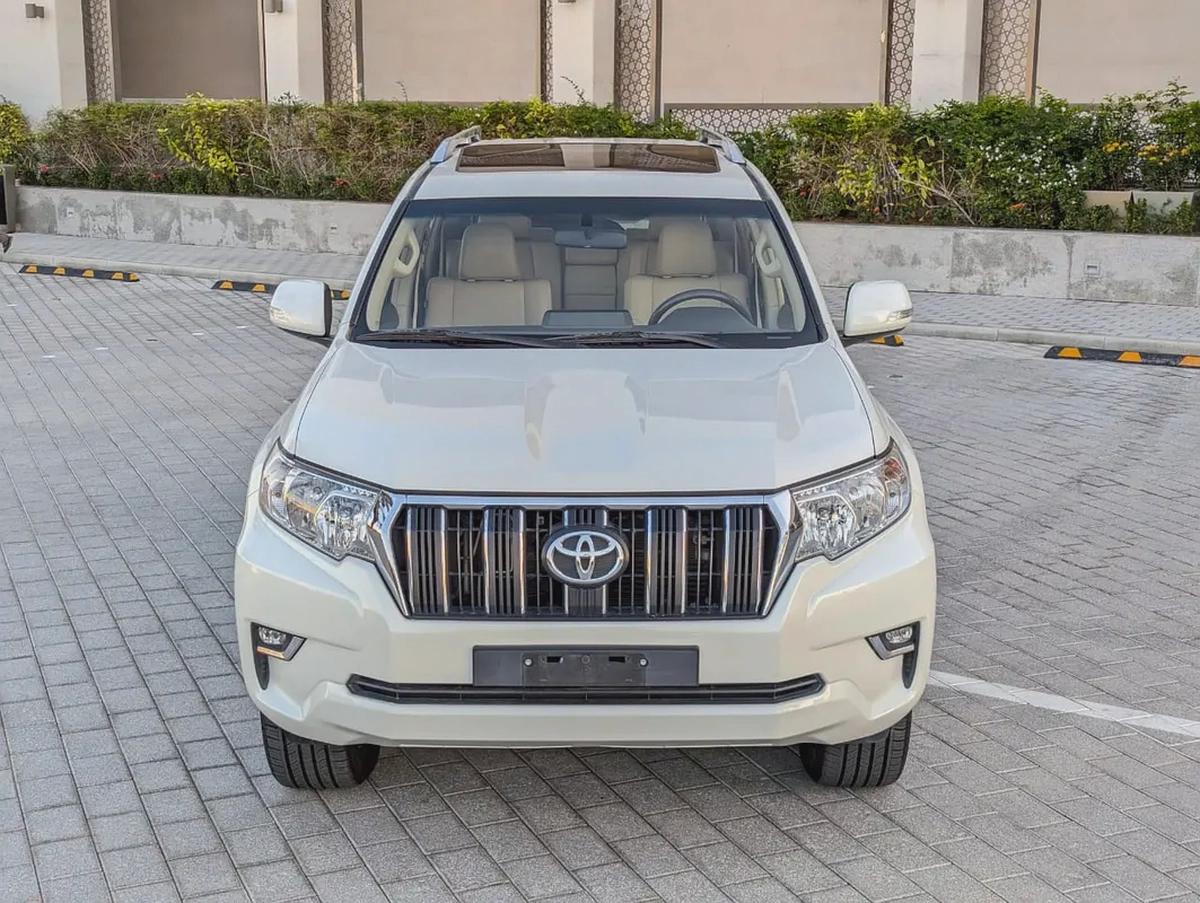 TOYOTA PRADO 2022 TXL TOP FULL OPTION GCC V6 4.0L IN EXCELLENT CONDITION-1-1