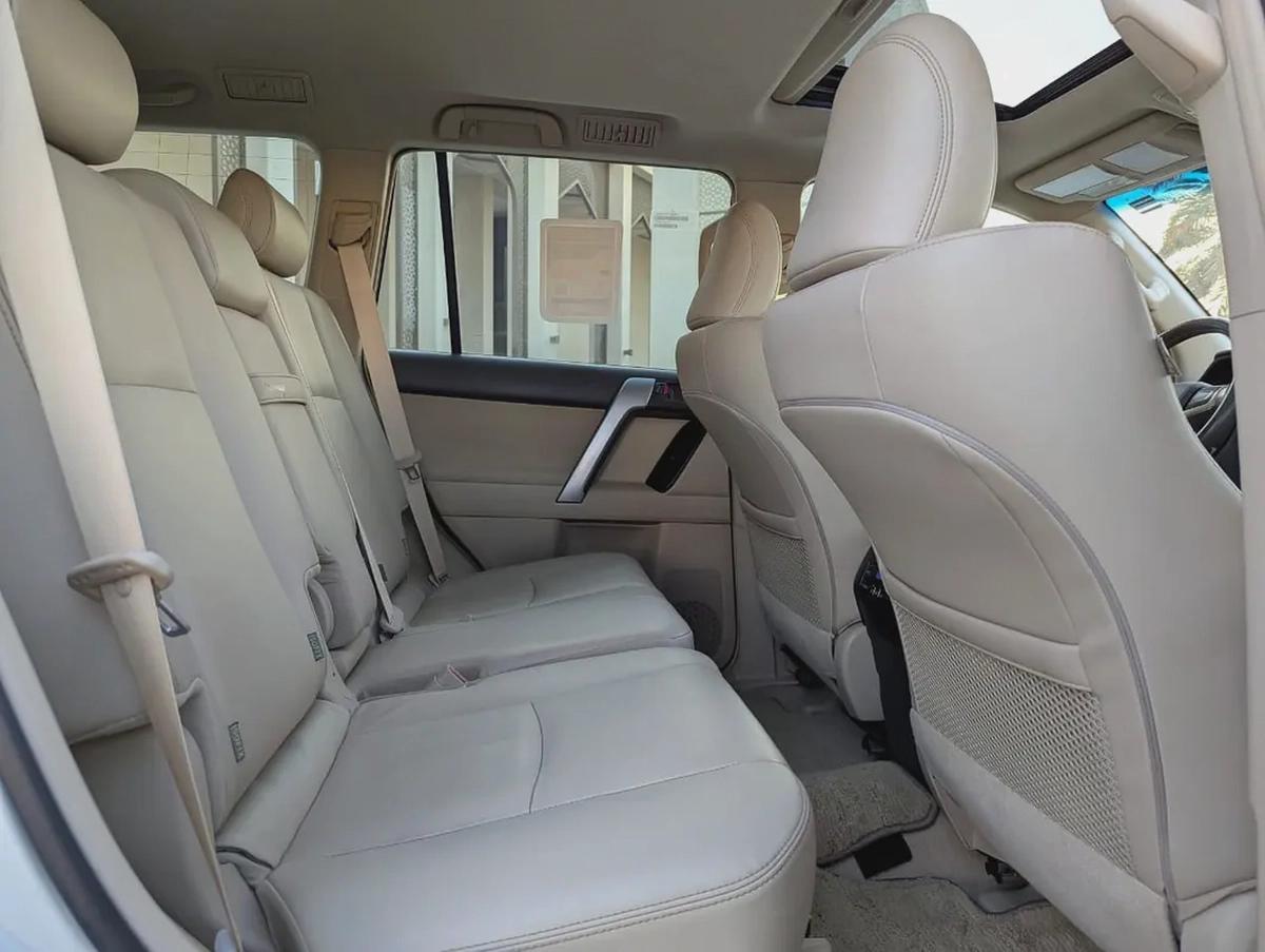 TOYOTA PRADO 2022 TXL TOP FULL OPTION GCC V6 4.0L IN EXCELLENT CONDITION-4-4