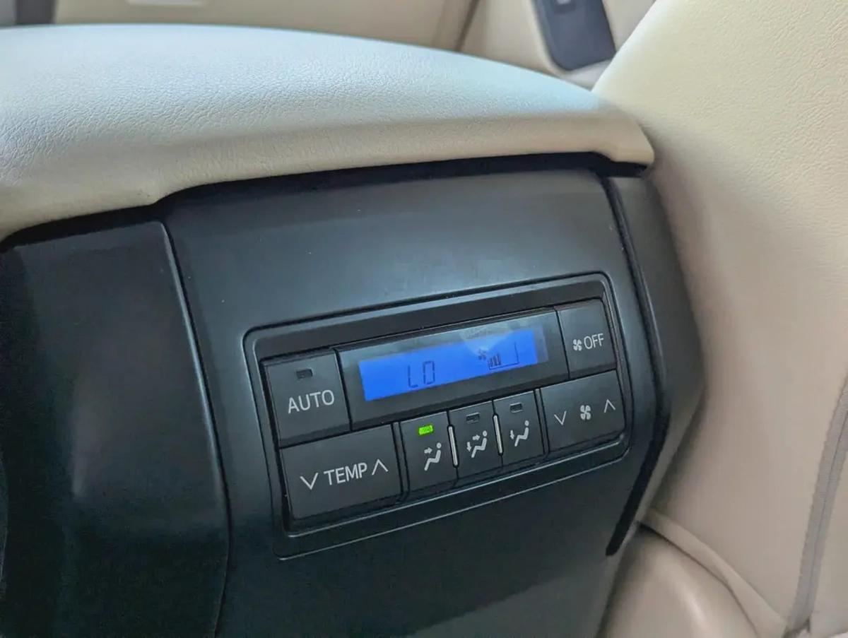 TOYOTA PRADO 2022 TXL TOP FULL OPTION GCC V6 4.0L IN EXCELLENT CONDITION-7-7