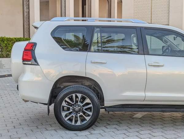 TOYOTA PRADO 2022 TXL TOP FULL OPTION GCC V6 4.0L IN EXCELLENT CONDITION