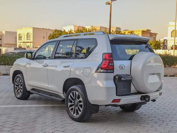 TOYOTA PRADO 2022 TXL TOP FULL OPTION GCC V6 4.0L IN EXCELLENT CONDITION