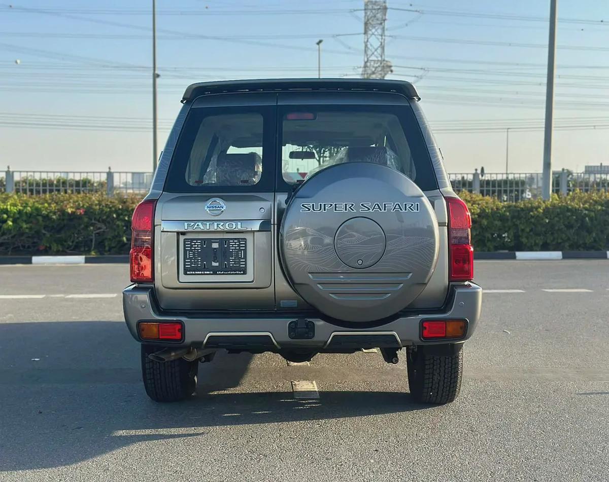 2024 Nissan Patrol Safari Super Safari - GCC Specs - Brand New-9-9