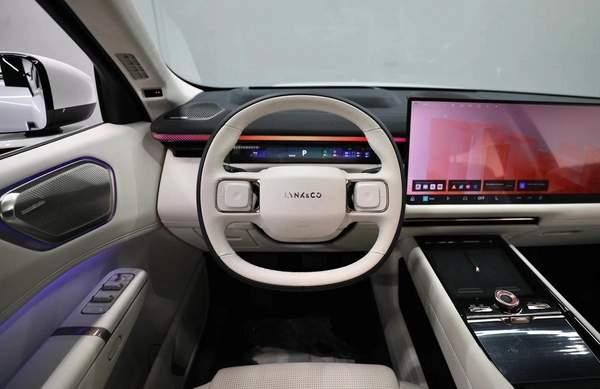 LYNK CO 900 EM-P | BRAND NEW | 2.0L Turbo | Warranty 5 Years