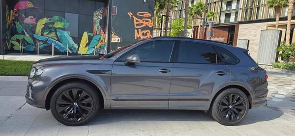 2022-Bentley Bentayga-Excellent Condition-GCC Specs-Bank Finance Available