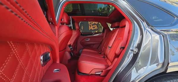 2022-Bentley Bentayga-Excellent Condition-GCC Specs-Bank Finance Available