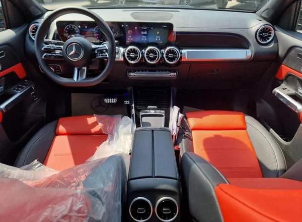 Mercedes-Benz GLB 200 SUV 7 Seater Under Warranty 2025 GCC