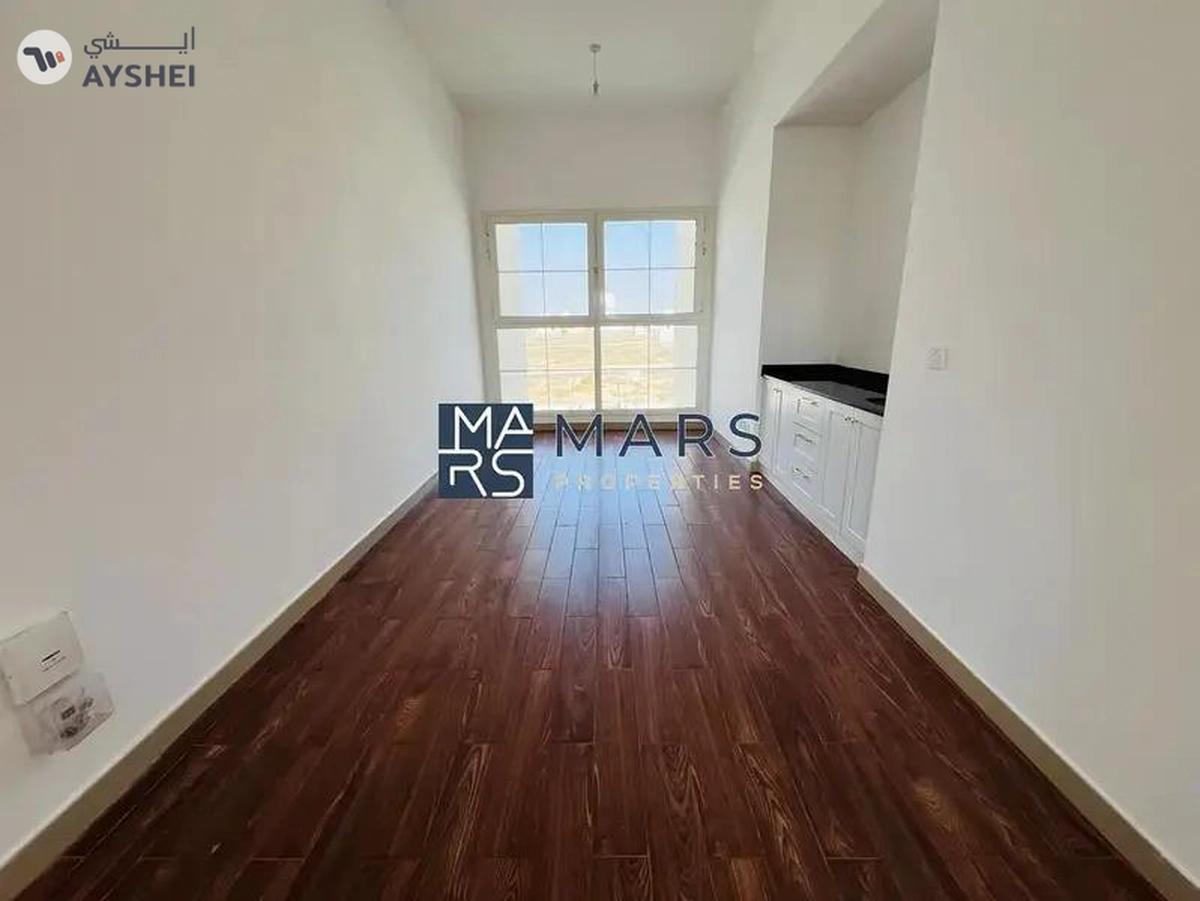 Brand New Unit| Modren Layout | Ready T0 Move-9-9