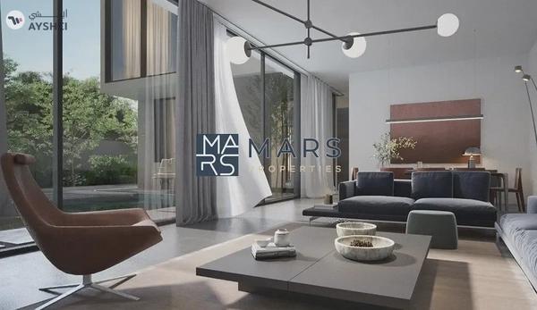 Three-bedroom apartment with a living room in Roof Home