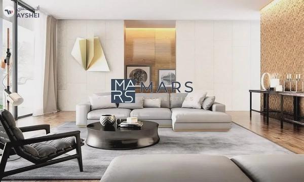 Three-bedroom apartment with a living room in Roof Home