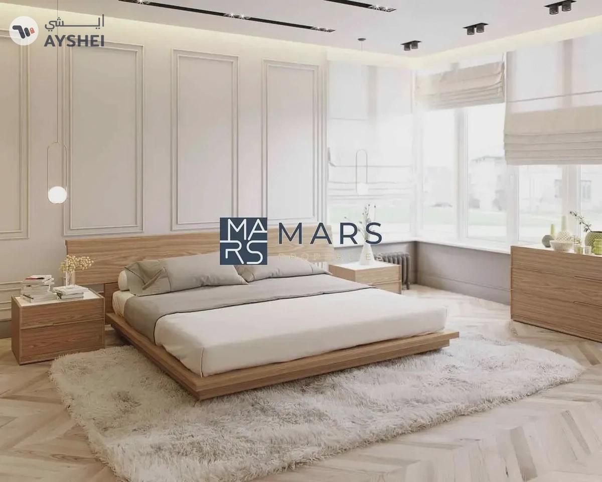 Three-bedroom apartment with a living room in Roof Home -5-5