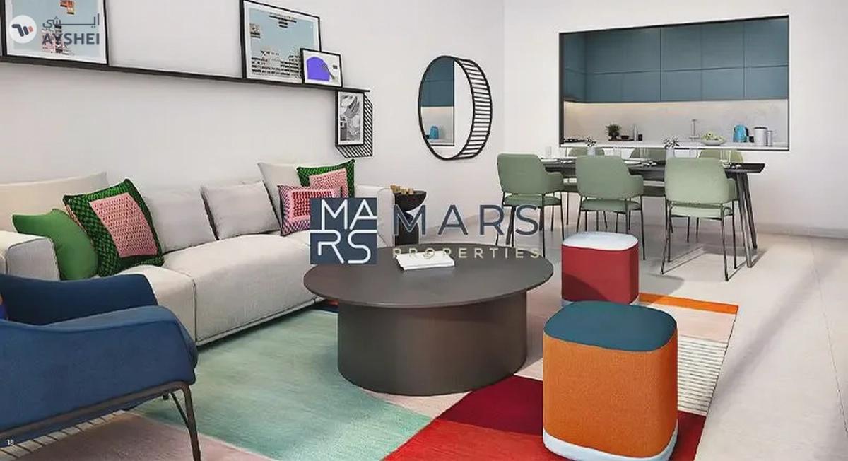 Three-bedroom apartment with a living room in Roof Home -7-7