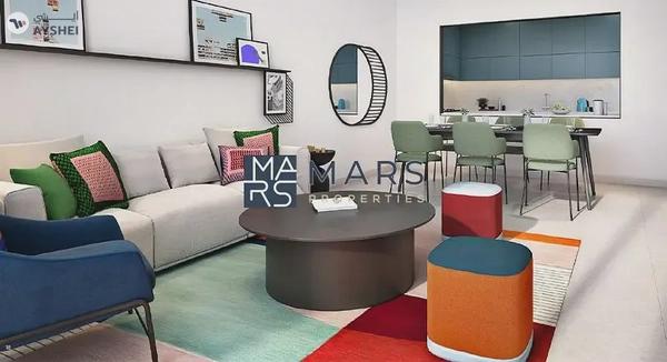 Three-bedroom apartment with a living room in Roof Home