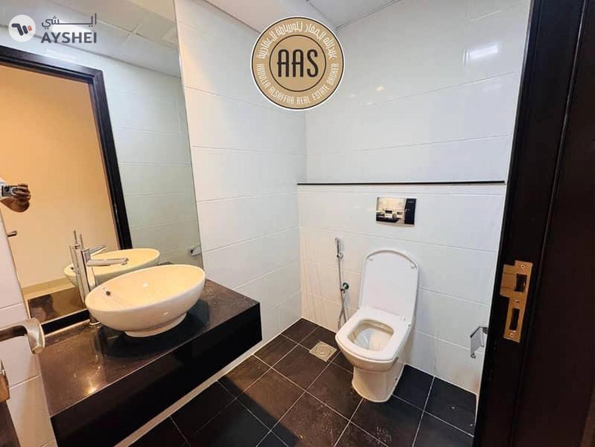 PRIME LOCATION || ALL AMENITIES || PARKING-7-7