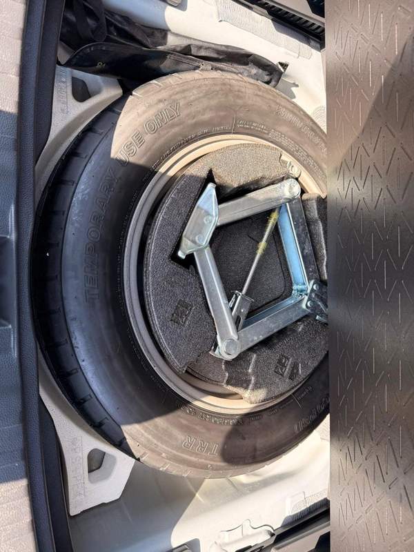 Toyota RAV4 Hybrid SE black edition 2023 full option