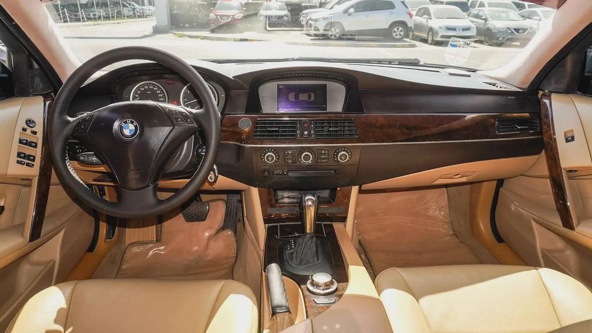 بي ام دبليو 530 موديل 2005-2-2