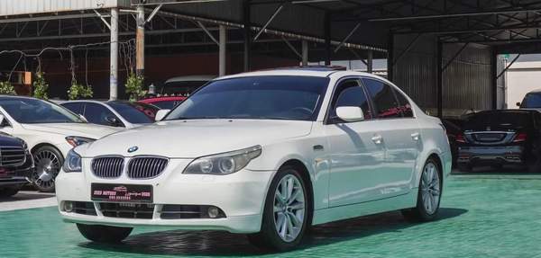 بي ام دبليو 530 موديل 2005