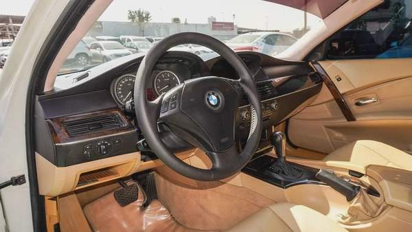 بي ام دبليو 530 موديل 2005