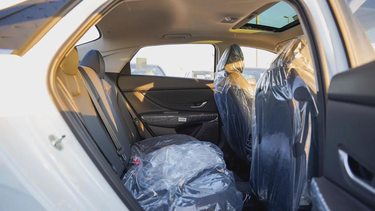 HYUNDAI ELANTRA 1.5L PETROL CHINESE SPECS 2025 MODEL-10-10
