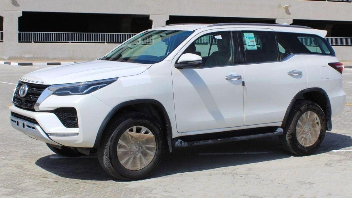 Toyota Fortuner TOYOTA FORTUNER 2.4L mid option AT-0-0