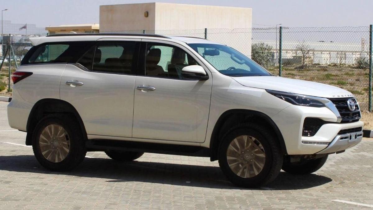 Toyota Fortuner TOYOTA FORTUNER 2.4L mid option AT-2-2