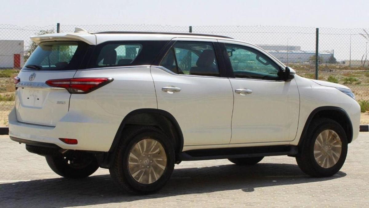 Toyota Fortuner TOYOTA FORTUNER 2.4L mid option AT-3-3