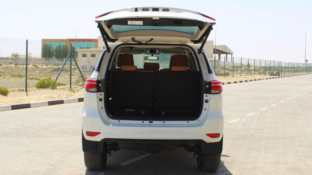 Toyota Fortuner TOYOTA FORTUNER 2.4L mid option AT-17-17