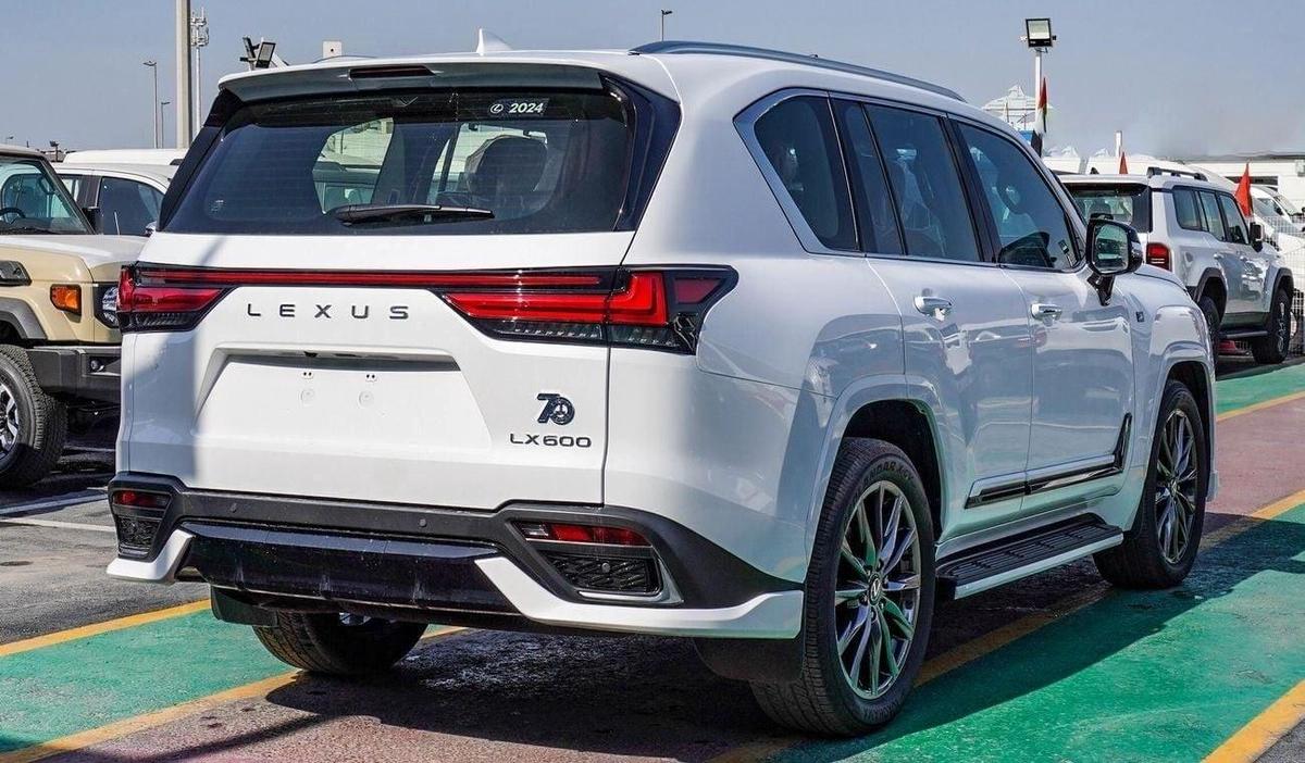 Lexus LX 600 FSport 3.5L V6. 5 Seater-17-17