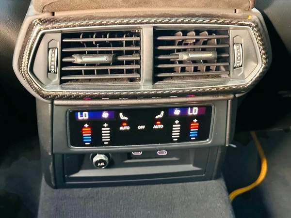 AED 12,800 P.M. | 0% DP | LAMBORGHINI URUS | UNDER WARRANTY TILL FEB 2027 | GCC