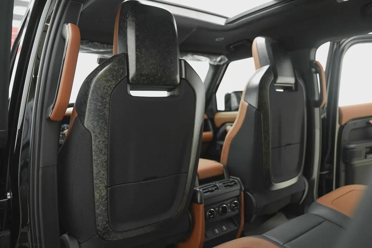 2026 LAND ROVER DEFENDER OCTA BLACK EDITION WITH WARRANTY AND SERVICE CONTRACT-15-15