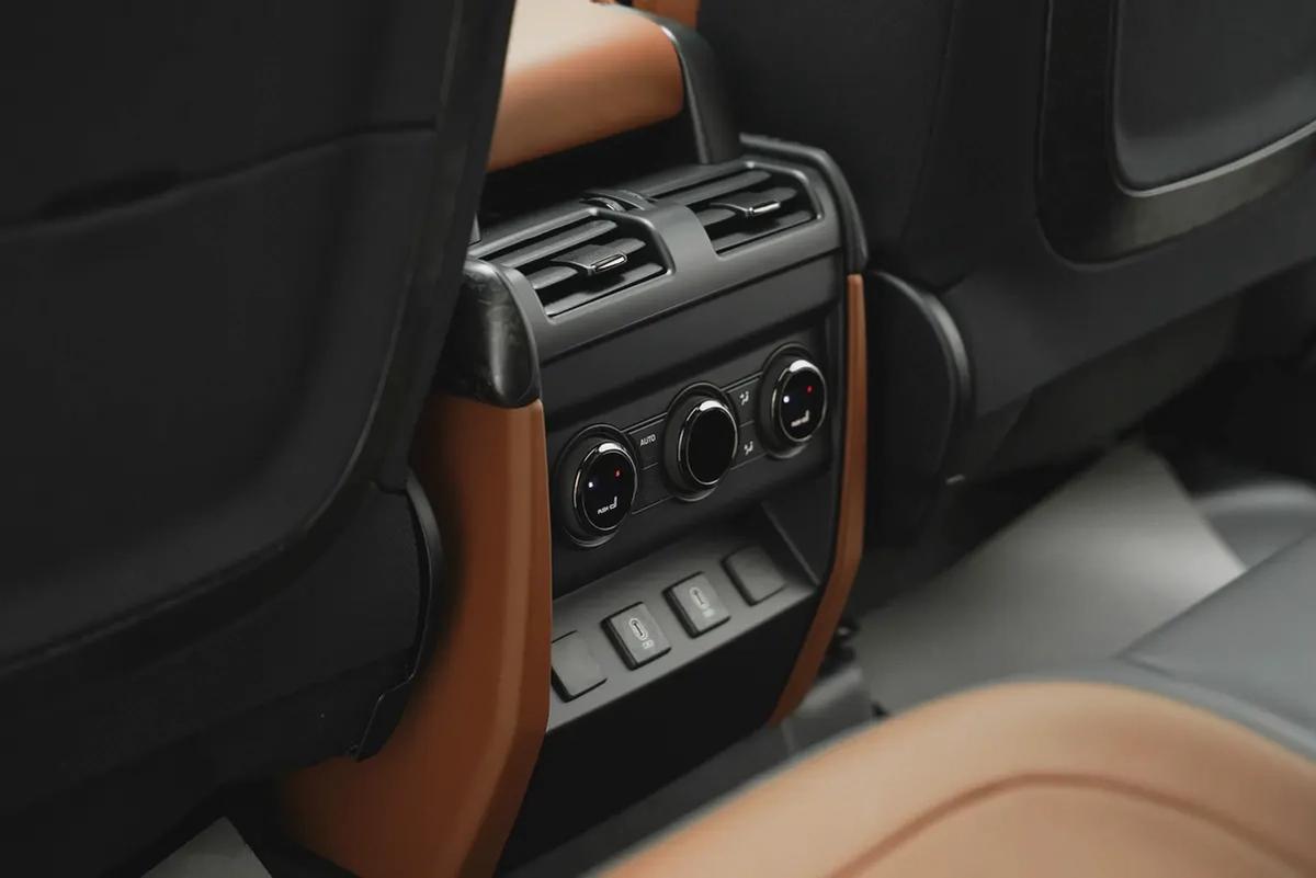 2026 LAND ROVER DEFENDER OCTA BLACK EDITION WITH WARRANTY AND SERVICE CONTRACT-17-17