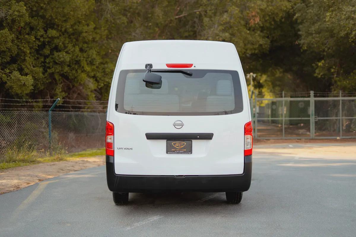 High-Roof 13-Seater Passenger Van | Automatic | GCC Specs | Ref#N75900-5-5