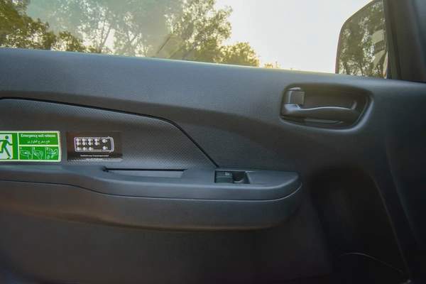 High-Roof 13-Seater Passenger Van | Automatic | GCC Specs | Ref#N75900