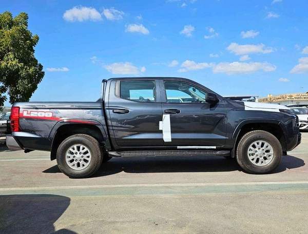 Mitsubishi L200 GLX 2.4L PETROL / M/T / SIDE STICKER / 4WD / CODE # 68099