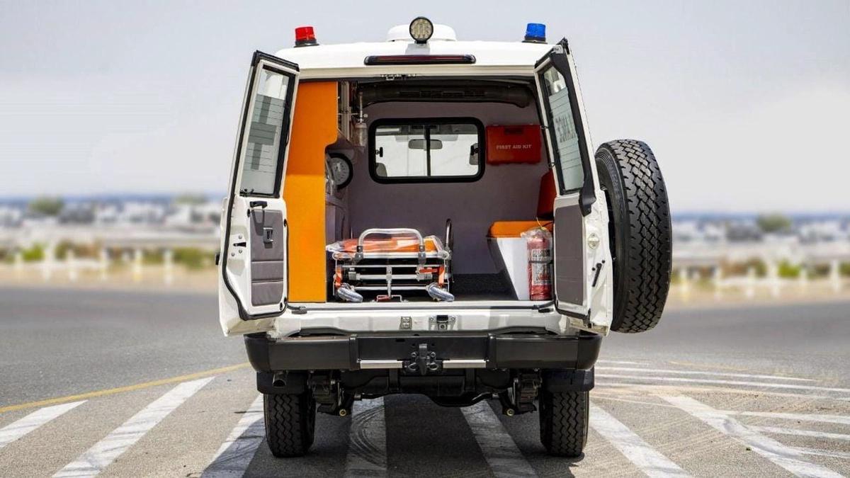 Toyota Land Cruiser 70 LC78 AMBULANCE 4.2D MT-17-17