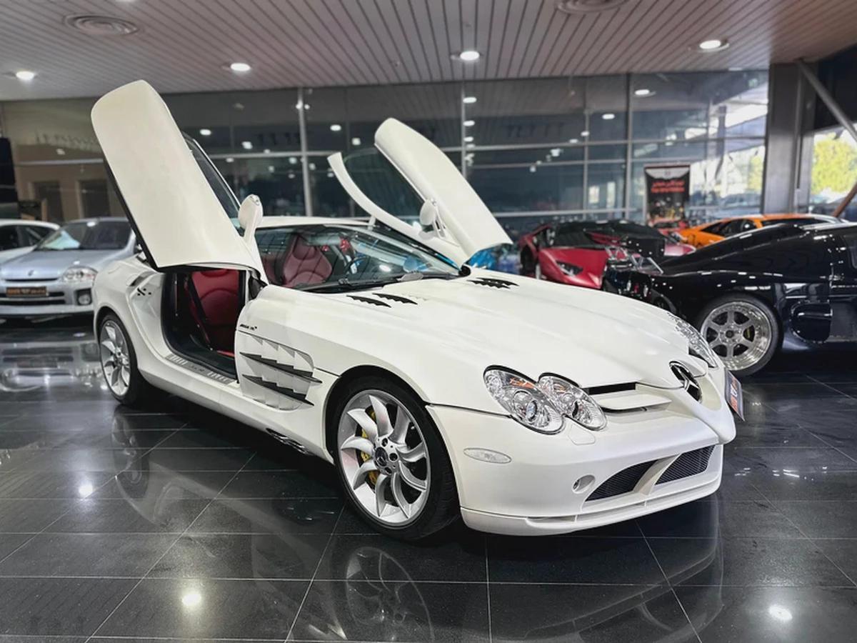 Mercedes -Benz SLR, Full Service History From Abudhabi Dealer, Amazing specs, must see to believe-1-1