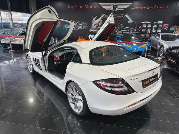 Mercedes -Benz SLR, Full Service History From Abudhabi Dealer, Amazing specs, must see to believe