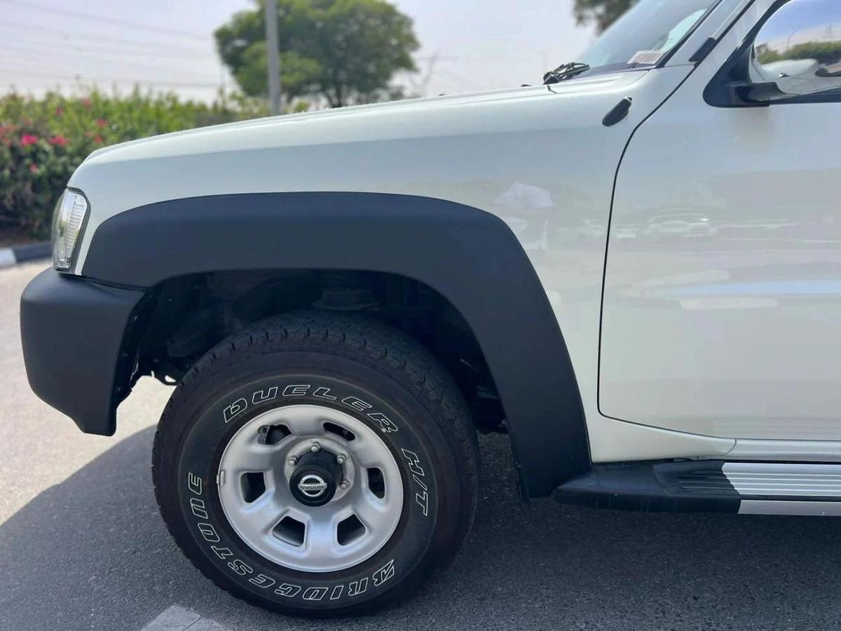 Nissan Patrol Safari GL 4.8L M/T-3-3