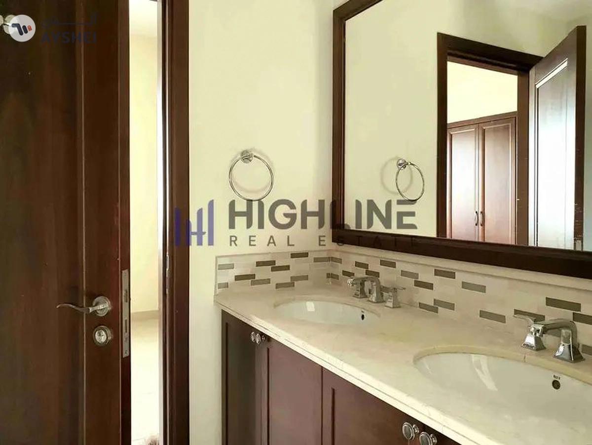 Elegant 5-Bedroom Spanish Villa with Timeless Charm-24-24