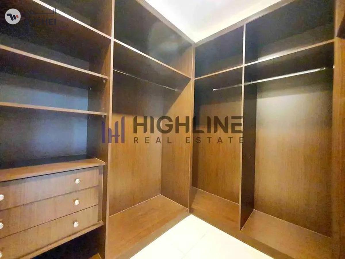 Elegant 5-Bedroom Spanish Villa with Timeless Charm-5-5