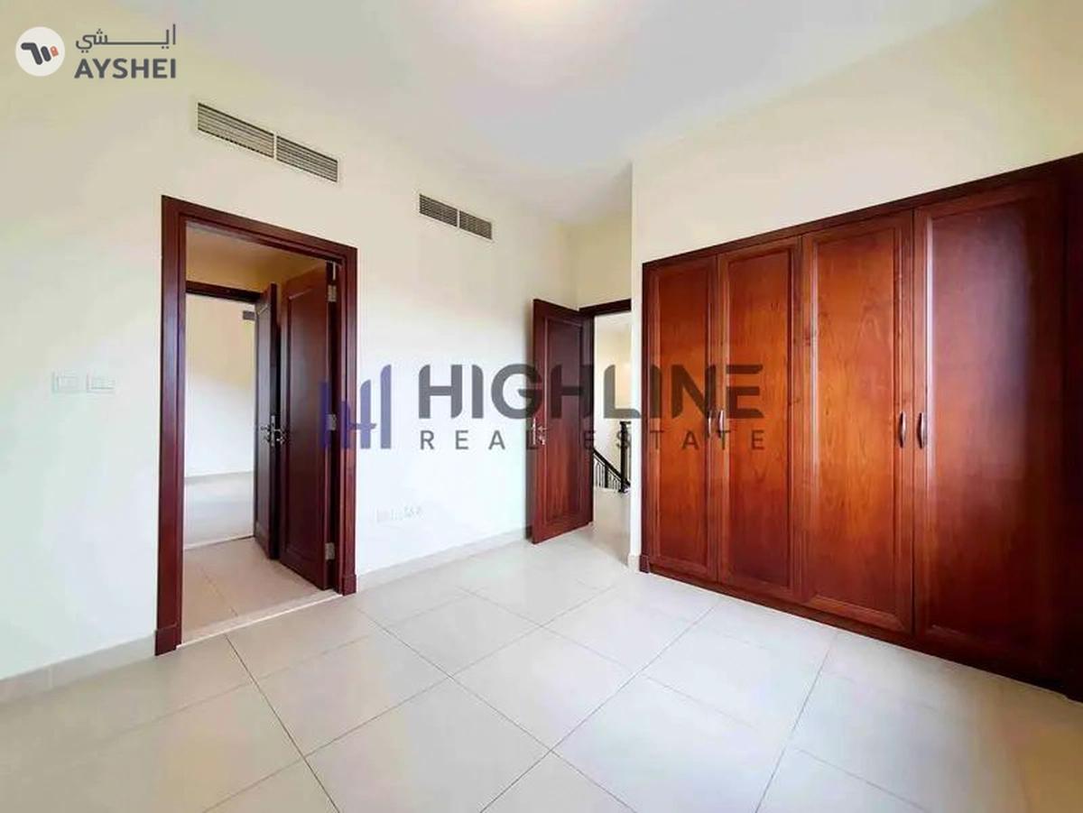 Elegant 5-Bedroom Spanish Villa with Timeless Charm-8-8