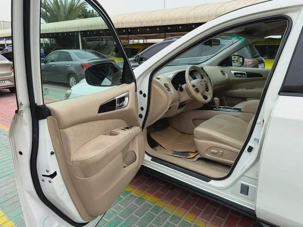 NISSAN PATHFINDER SV