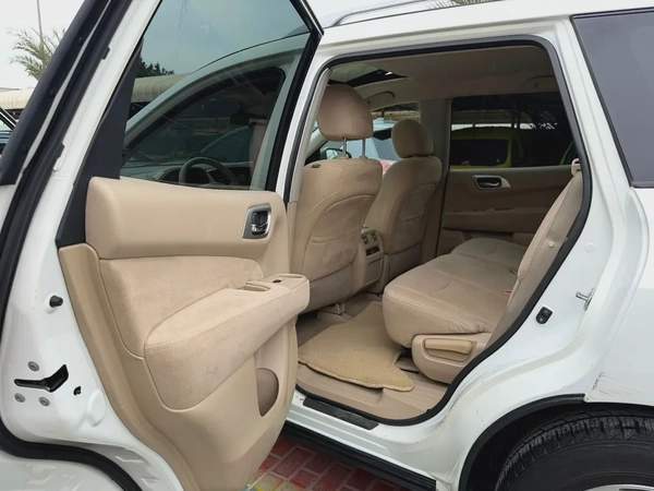 NISSAN PATHFINDER SV