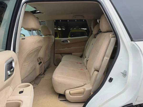 NISSAN PATHFINDER SV